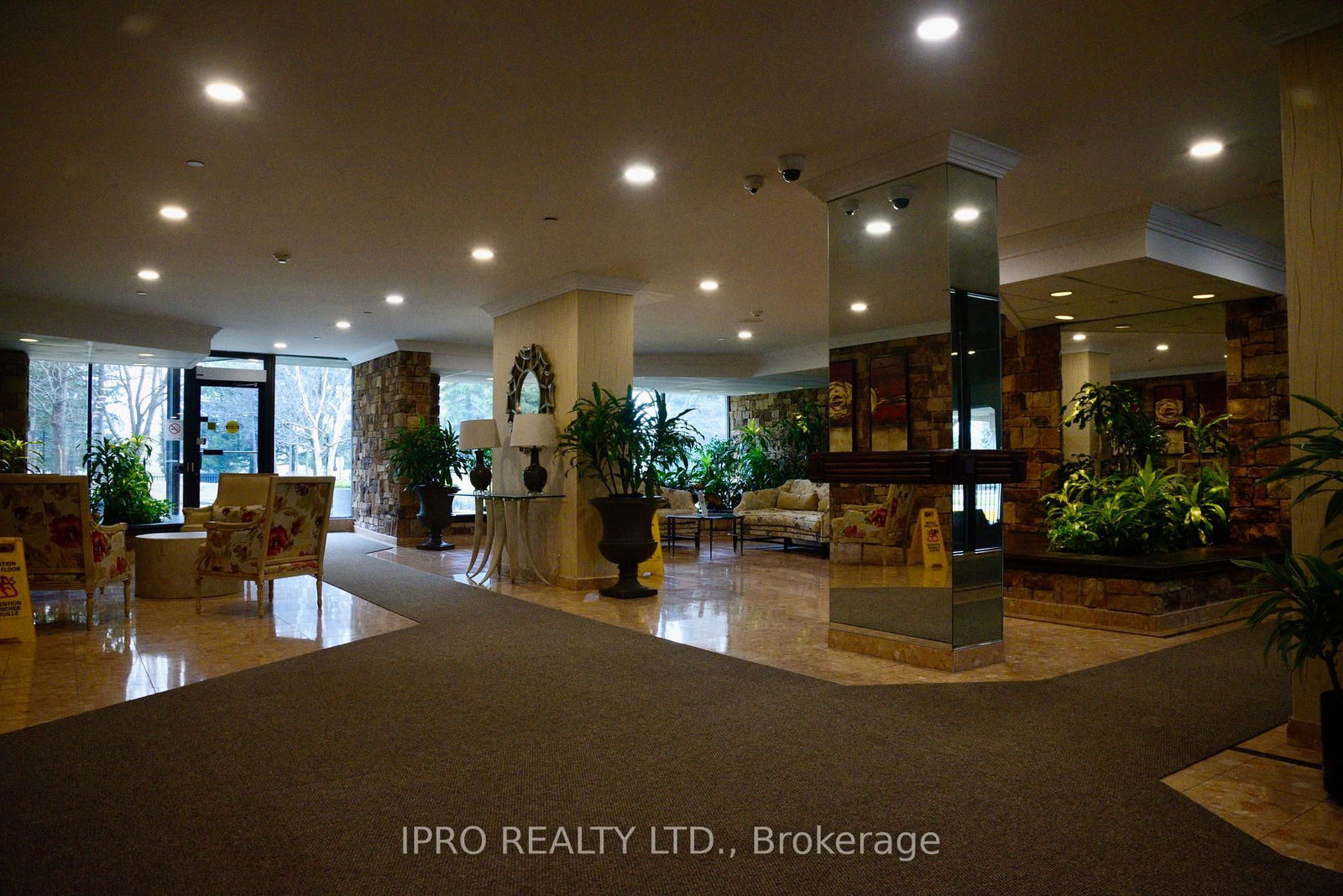 Condo sold at 1203-2350 Bridletowne Circle, Toronto, L'Amoreaux, M1W 3E6 - MLS: E12082472