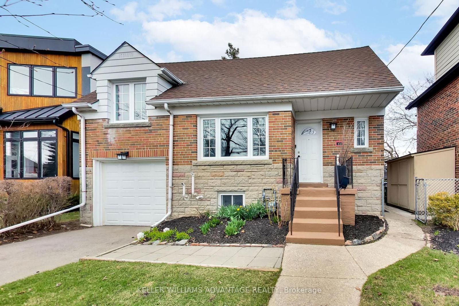 Detached House sold at 12 Parkland Road, Toronto, Birchcliffe-Cliffside, M1N 1Y5 - MLS: E12082997