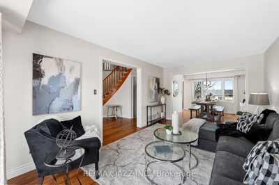 306 Prince Of Wales Dr, Whitby - Blue Grass Meadows image-0-4