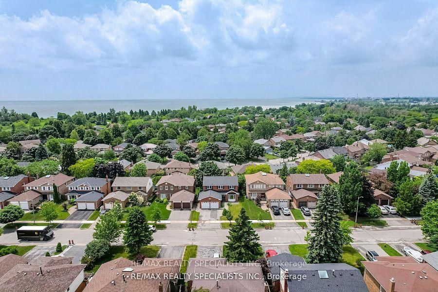 Detached House for sale at 72 Farrow Crescent, Ajax, South West, L1S 4W5 - MLS: E12083172