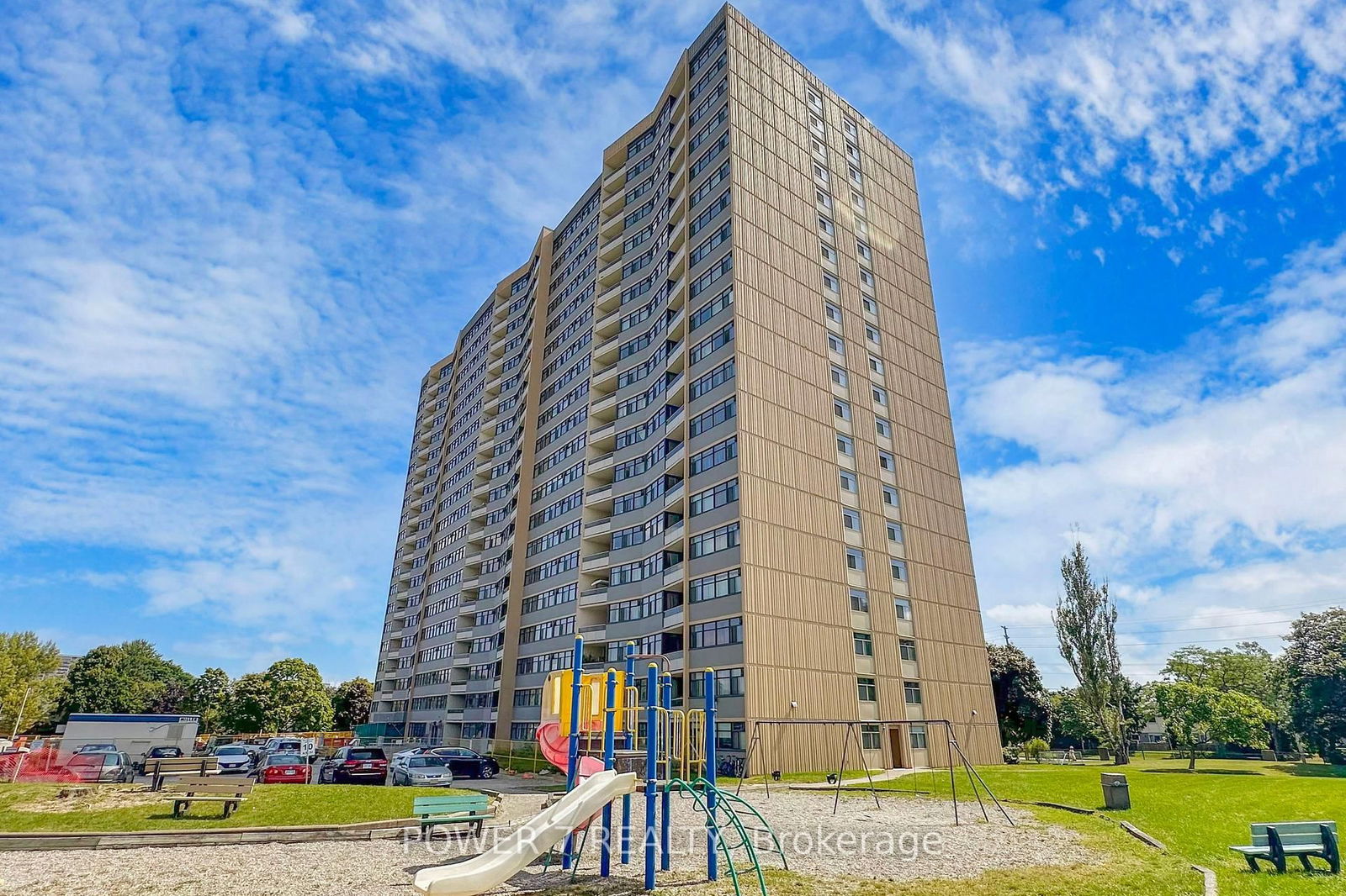 Condo for sale at 805-2050 Bridletowne Circle, Toronto, L'Amoreaux, M1W 2V5 - MLS: E12083640