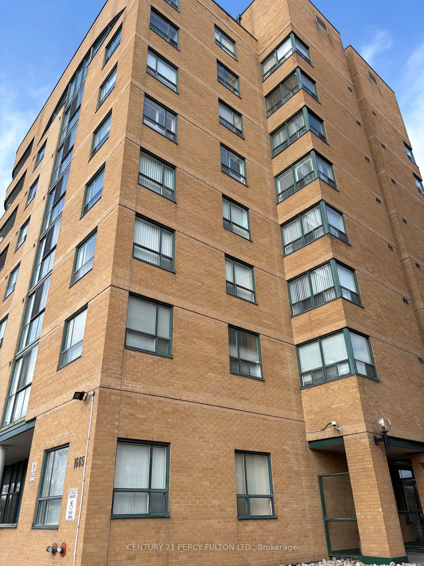 Condo sold at 311-1665 Pickering Pkwy, Pickering, Village East, L1V 6L4 - MLS: E12084224