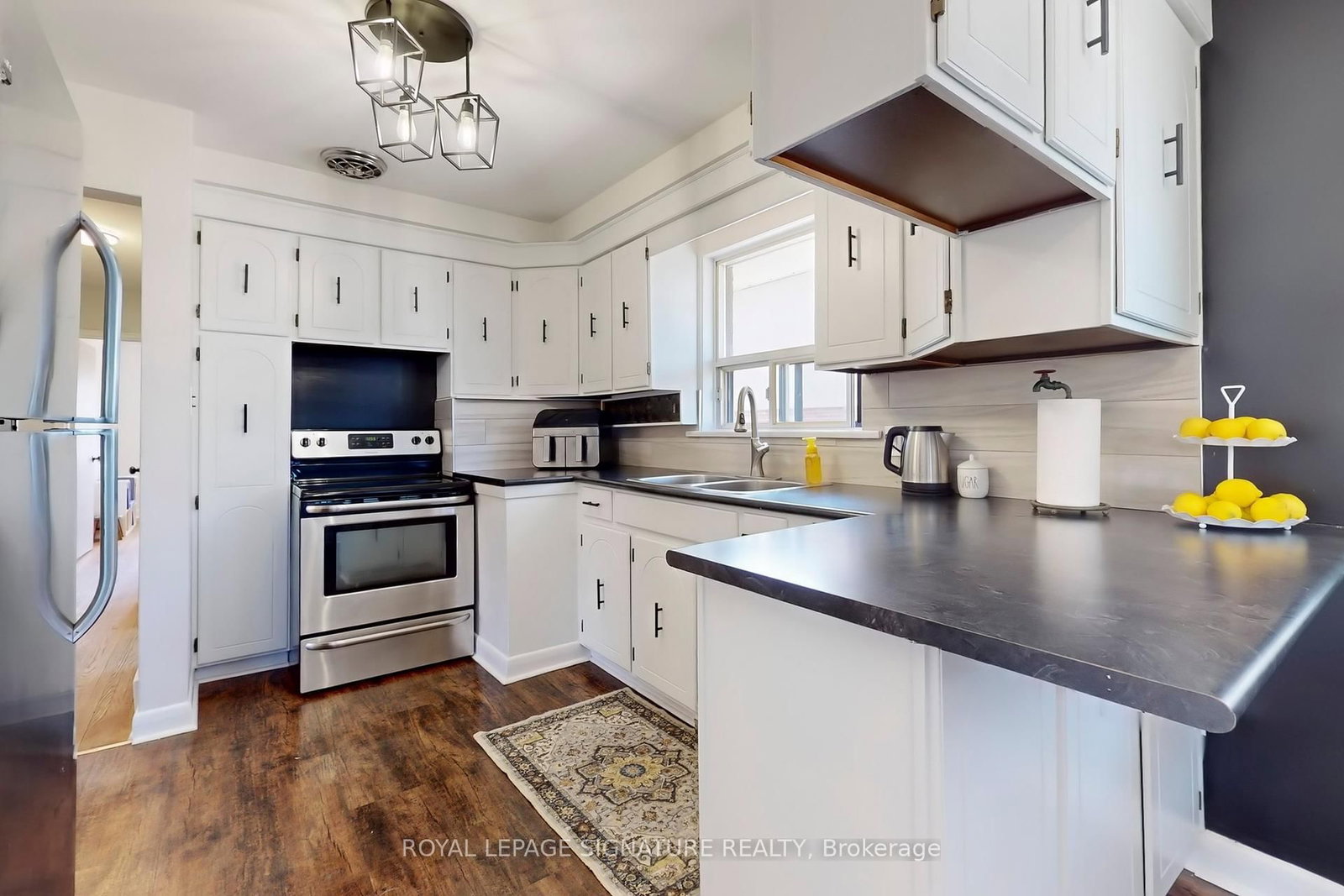 Listing Image 9