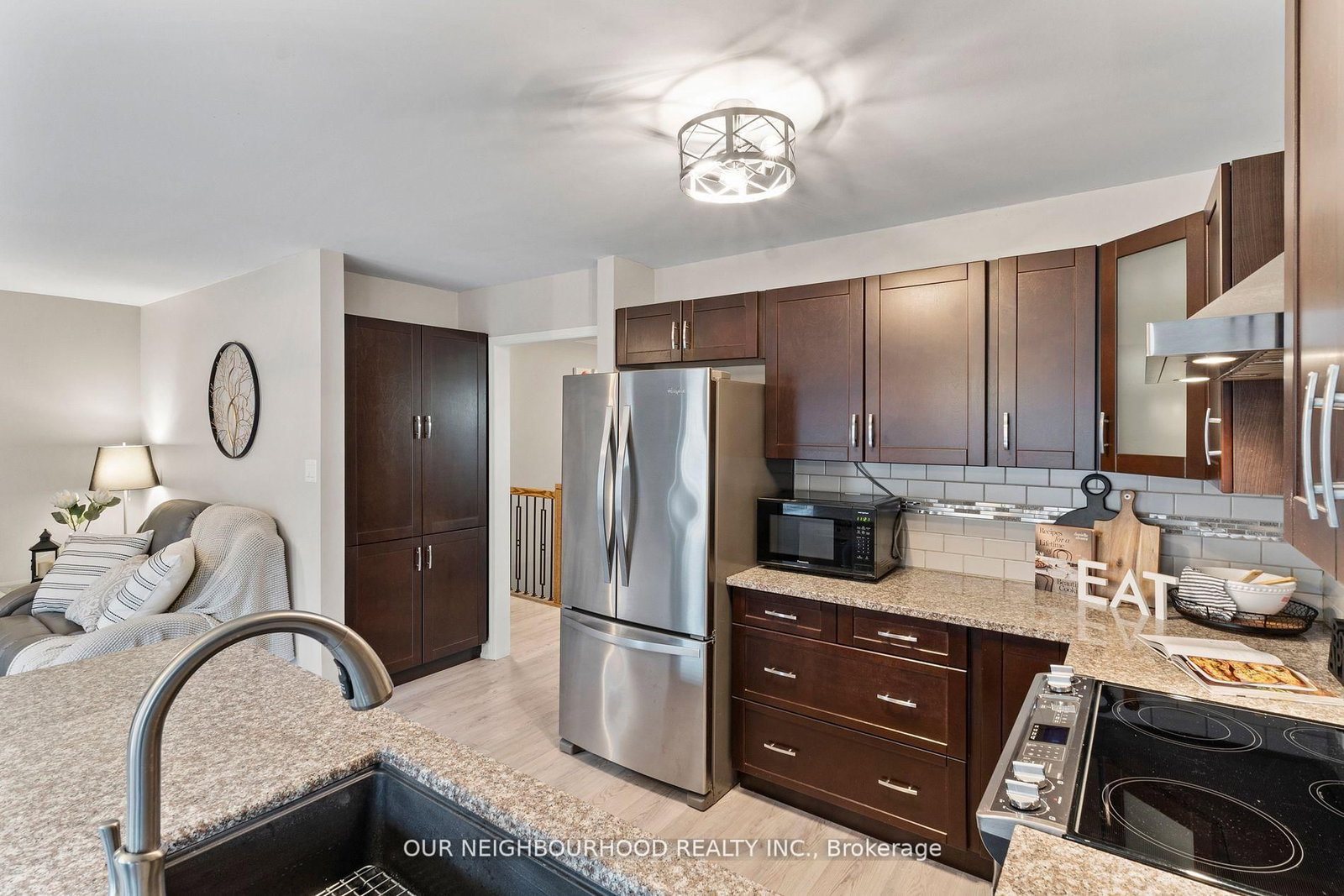 Listing Image 15
