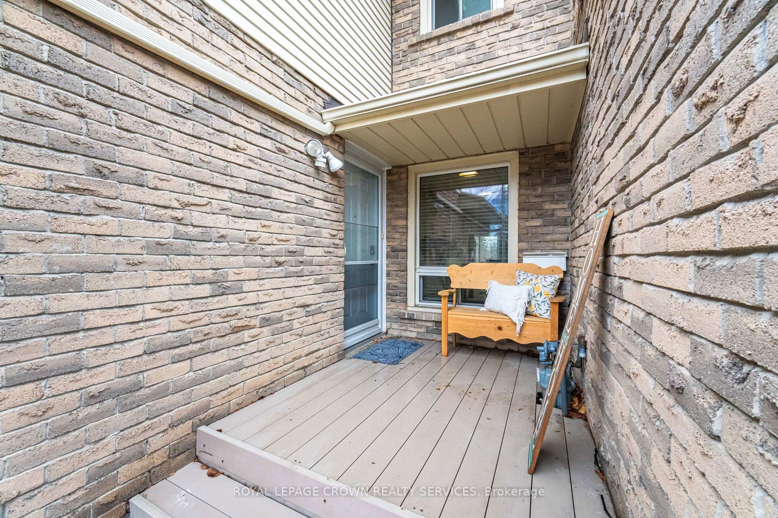 Townhouse for sale at 725 Hyland Street, Whitby, Downtown Whitby, L1N 6S1 - MLS: E12086070