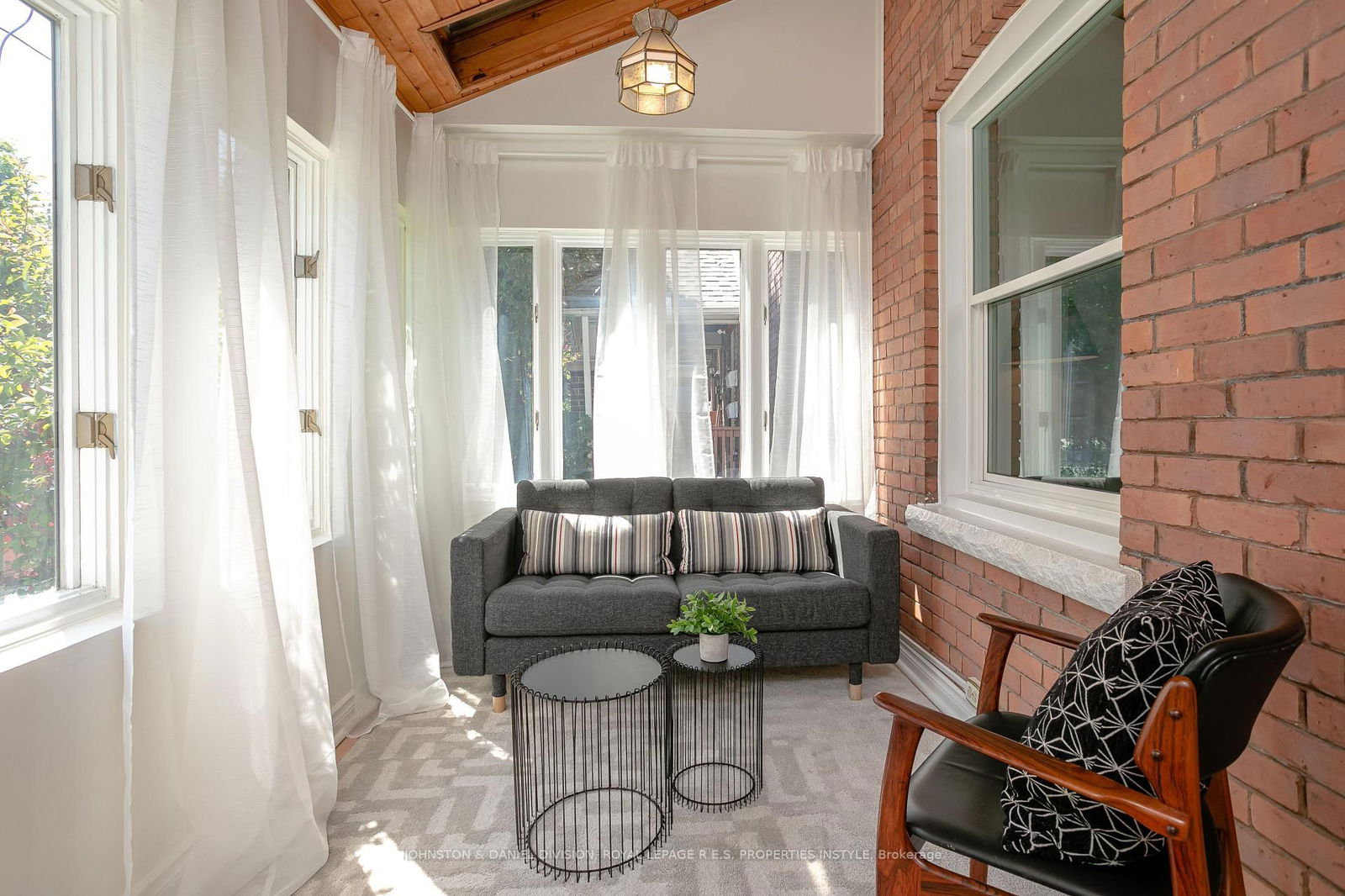 Detached House for sale at 96 Barrington Avenue, Toronto, Woodbine-Lumsden, M4C 4Z1 - MLS: E12086179