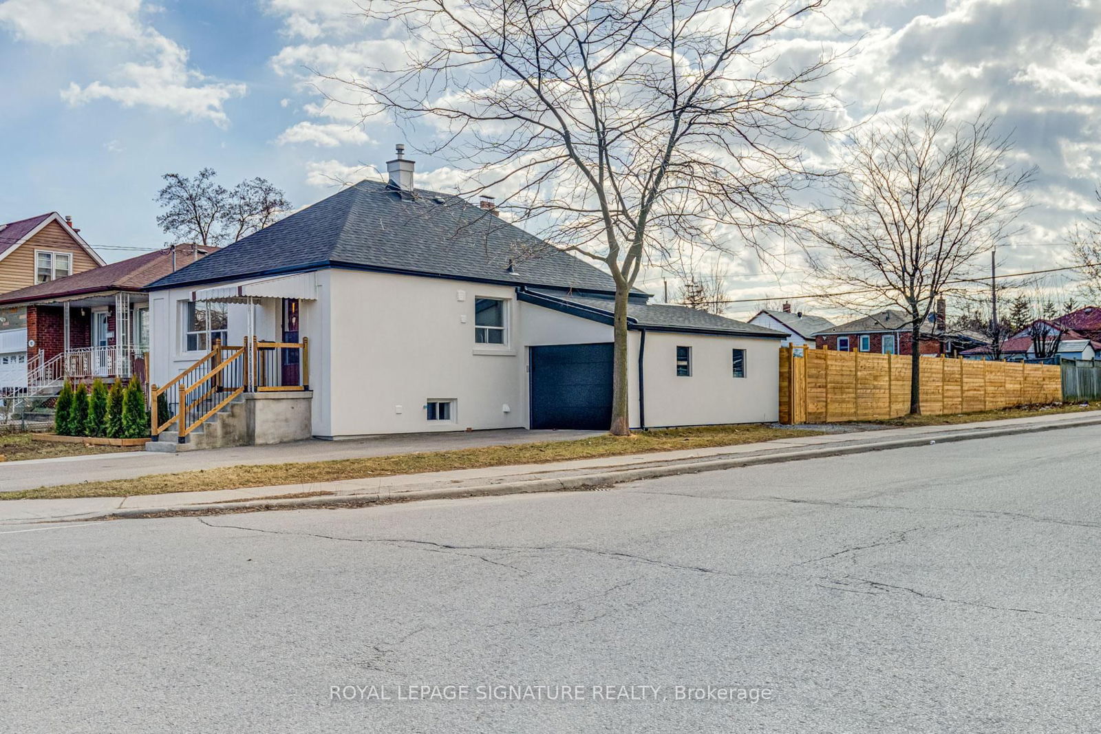 Detached House for sale at 94 Huntington Avenue, Toronto, Kennedy Park, M1K 4L2 - MLS: E12086482