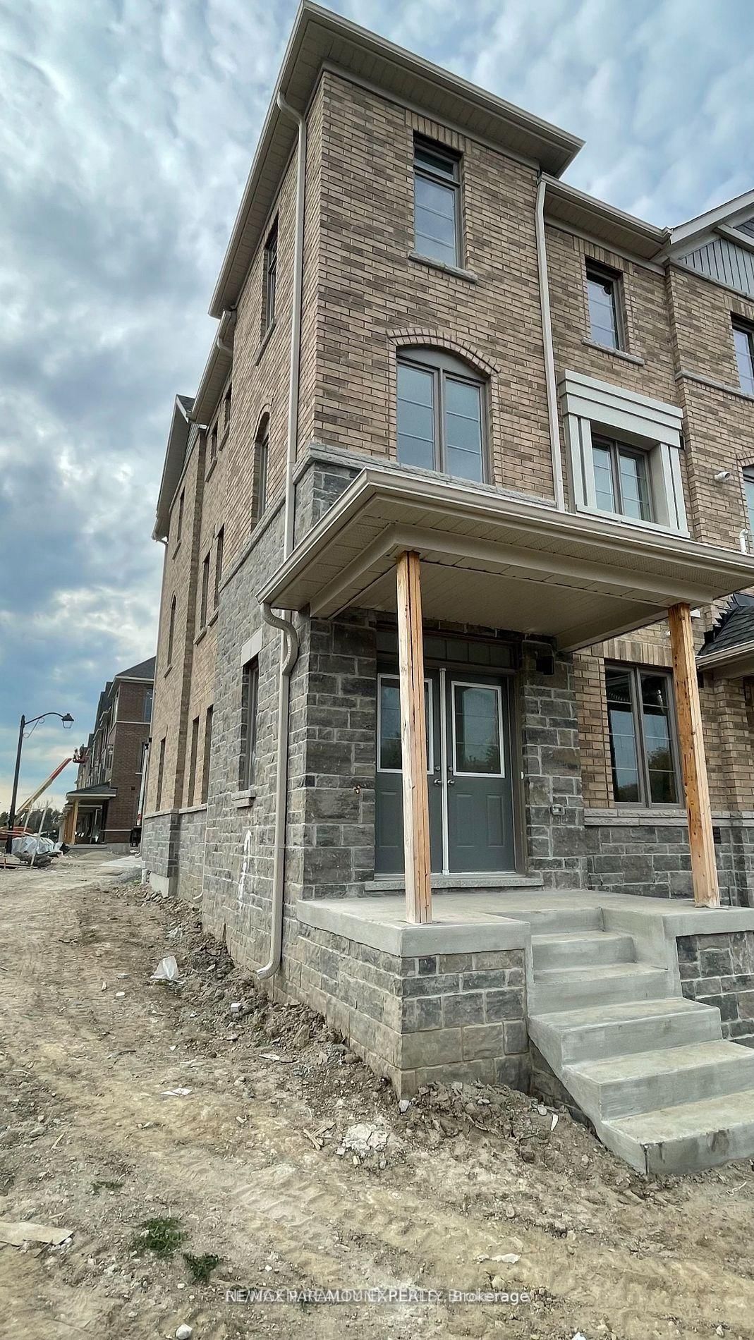 Townhouse for lease at 54 Waterside Way, Whitby, Port Whitby, L1N 0N1 - MLS: E12086824