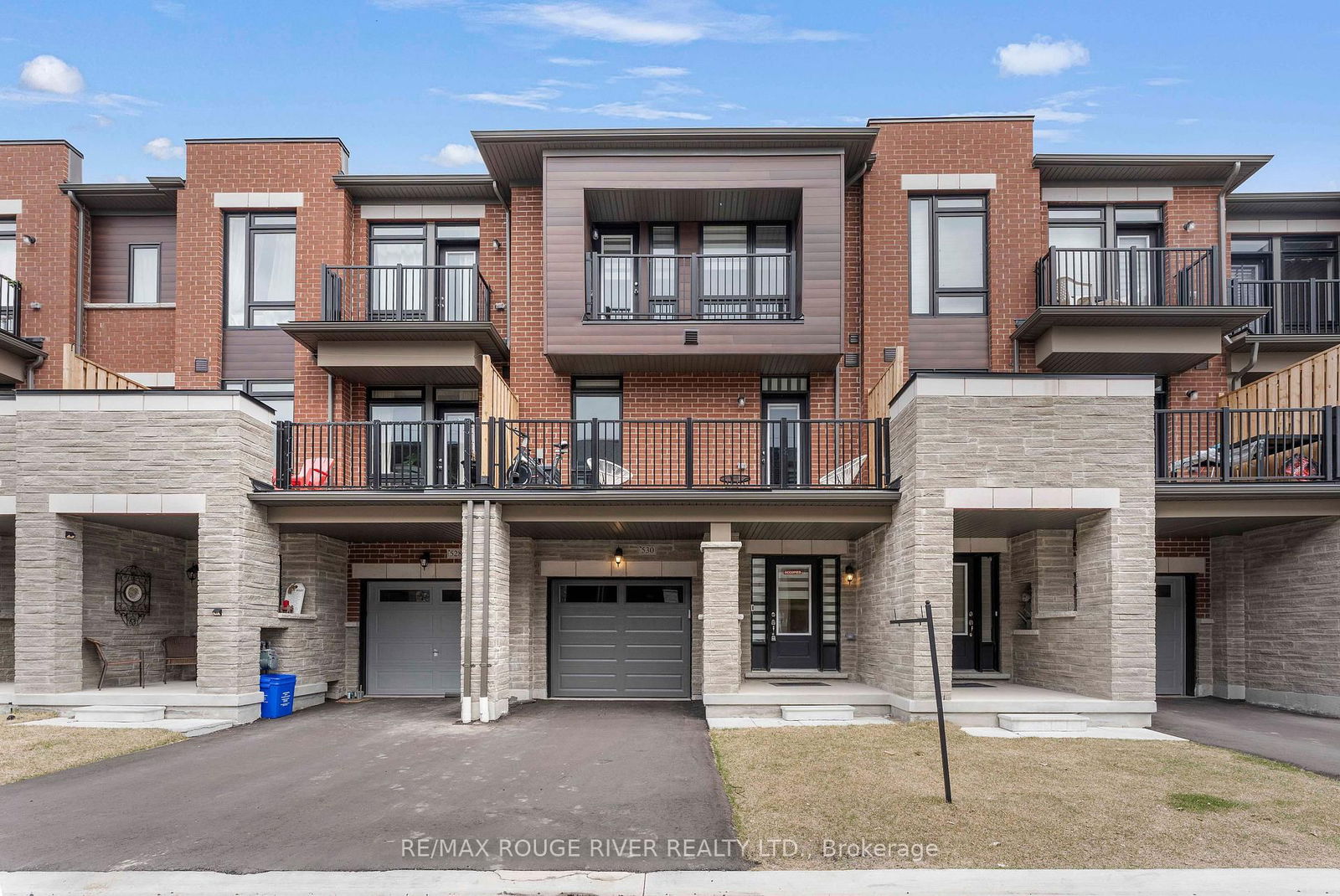 Townhouse sold at 530 Danks Ridge Drive, Ajax, South East, L1S 0H4 - MLS: E12086956