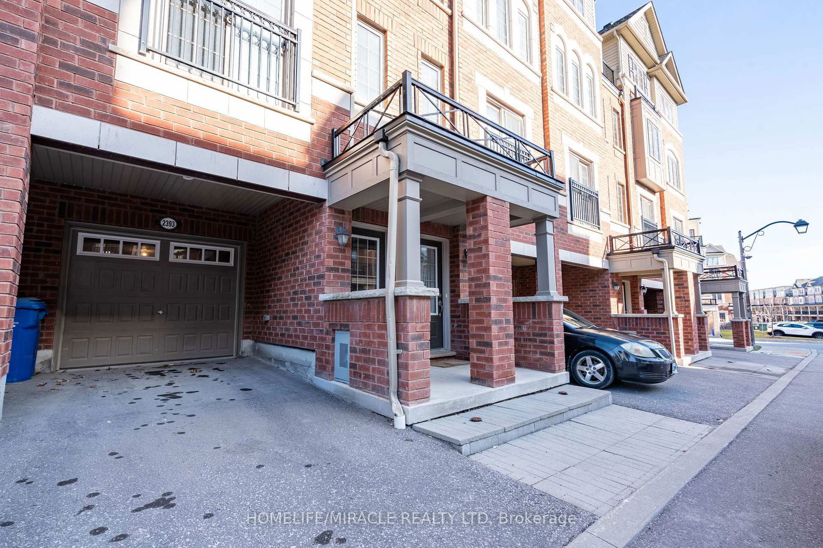 Townhouse sold at 379-2393 Chevron Prince Path, Oshawa, Windfields, L1L 0L1 - MLS: E12087287