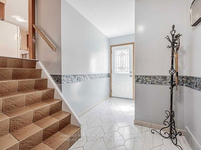 146 Maybourne(Ground&Bm) Avenue