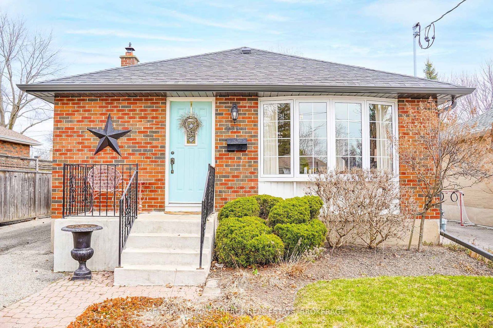 Detached House sold at 279 Windsor Street, Oshawa, Donevan, L1H 6G5 - MLS: E12087316