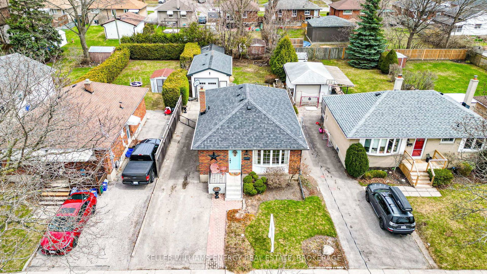 Detached House sold at 279 Windsor Street, Oshawa, Donevan, L1H 6G5 - MLS: E12087316