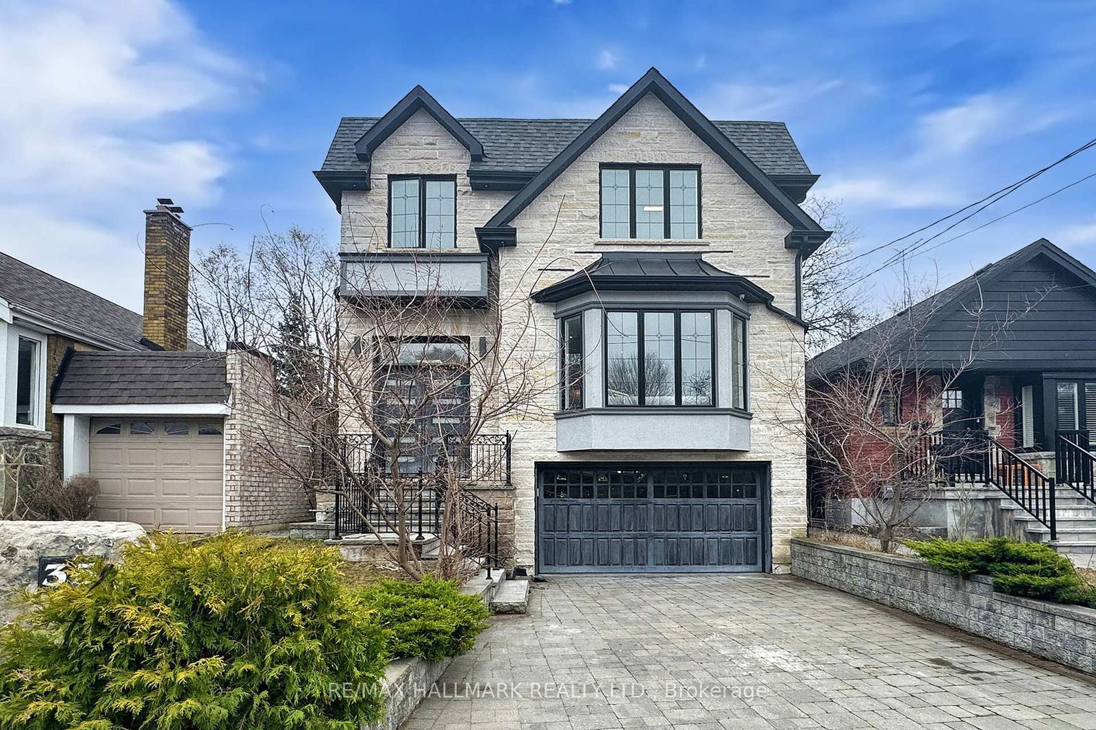 Detached House for sale at 35 Davies Crescent, Toronto, East York, M4J 2X7 - MLS: E12087876