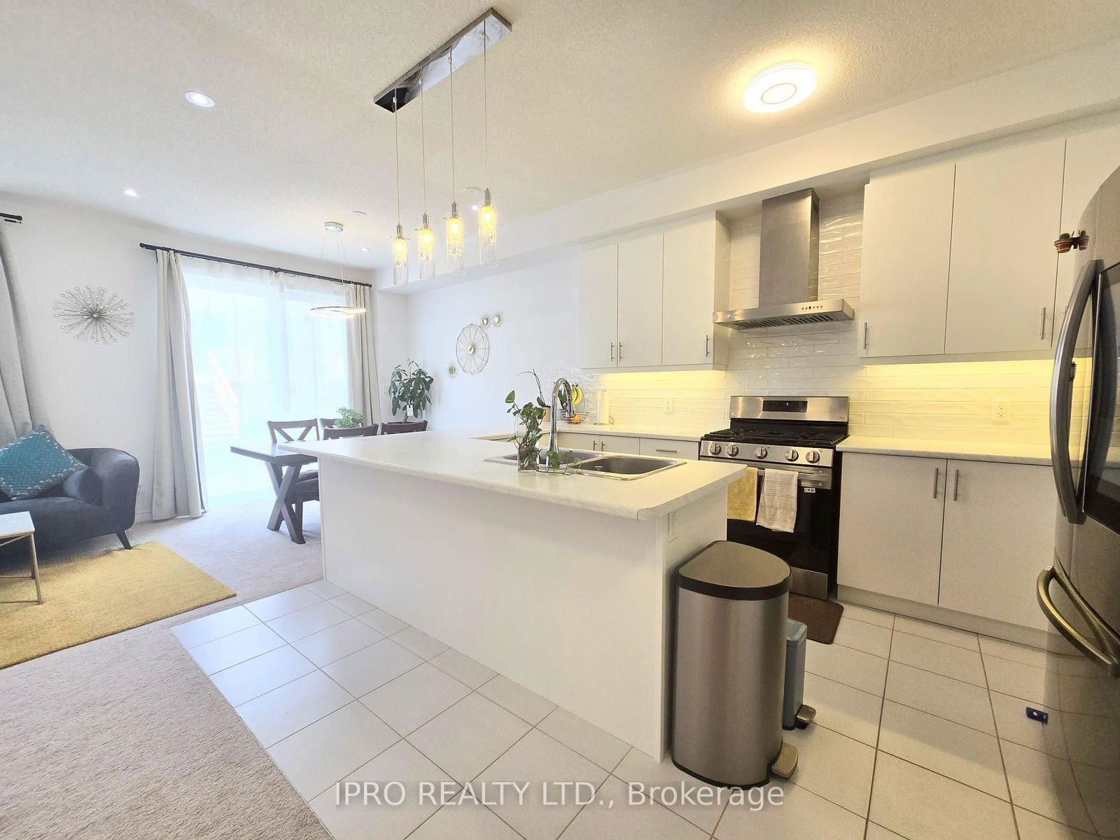 Townhouse for lease at 1986 Lowry Drive, Oshawa, Kedron, L1L 0S3 - MLS: E12088220