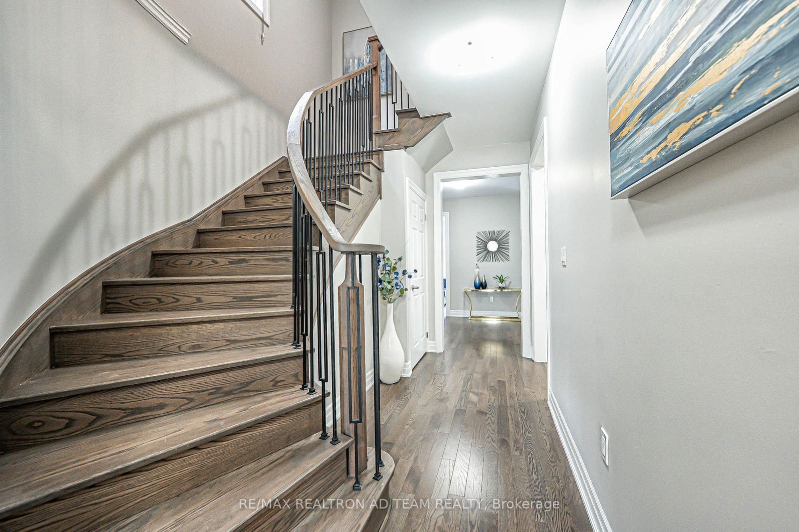 Detached House sold at 211 Doug Finney Street, Oshawa, Eastdale, L1K 3G3 - MLS: E12088902