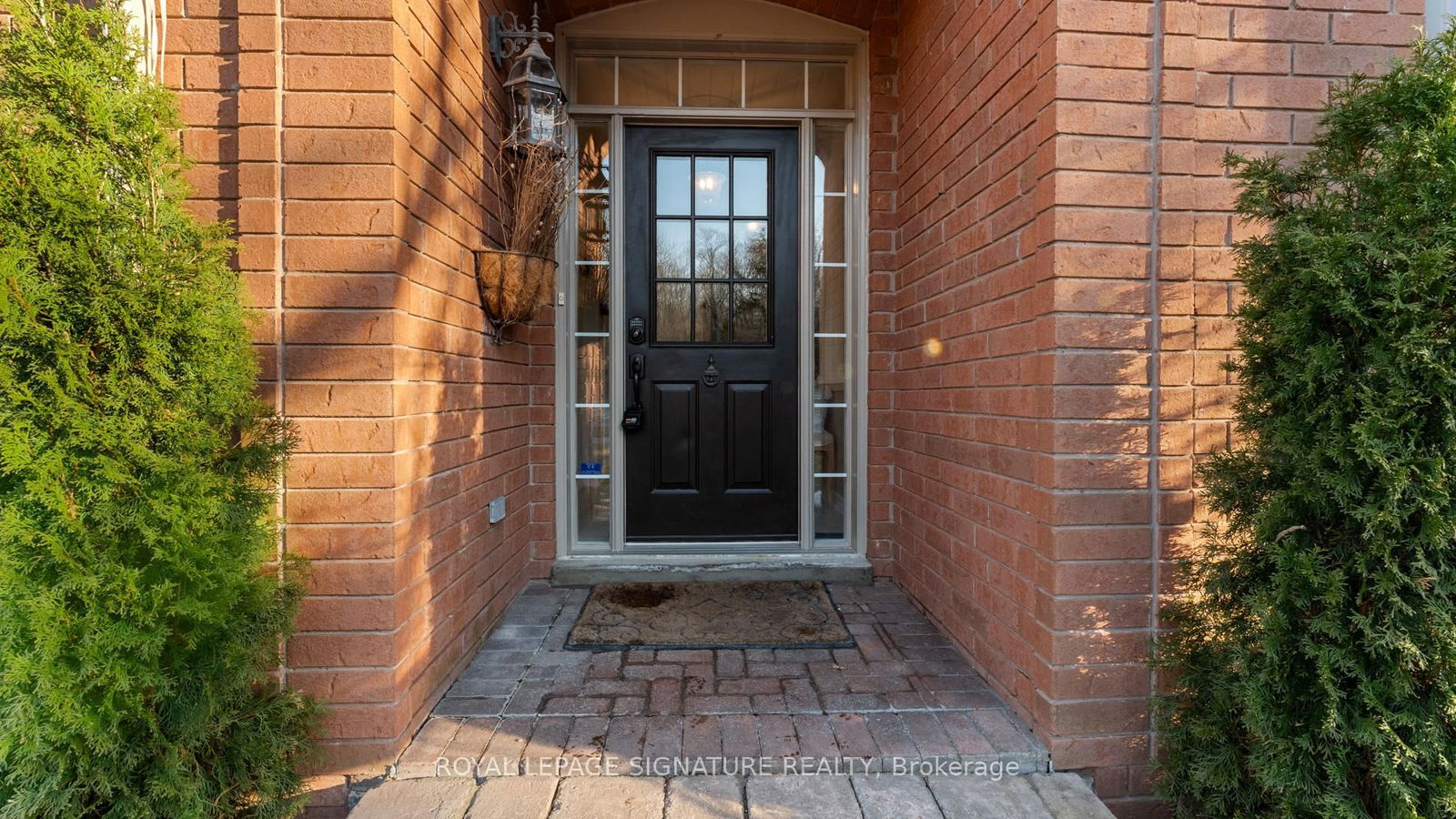 Detached House sold at 1800 Autumn Crescent, Pickering, Amberlea, L1V 6W7 - MLS: E12088903