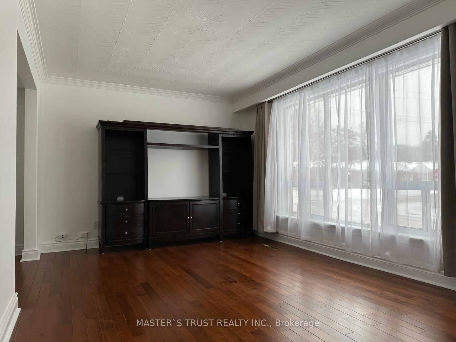 Detached House for lease at Main,-59 Wye Valley Road, Toronto, Dorset Park, M1P 2A5 - MLS: E12089029