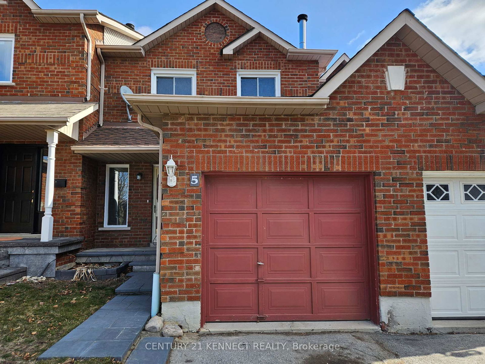 Townhouse for lease at 5 Mcbrien Court, Whitby, Williamsburg, L1R 2J6 - MLS: E12089760