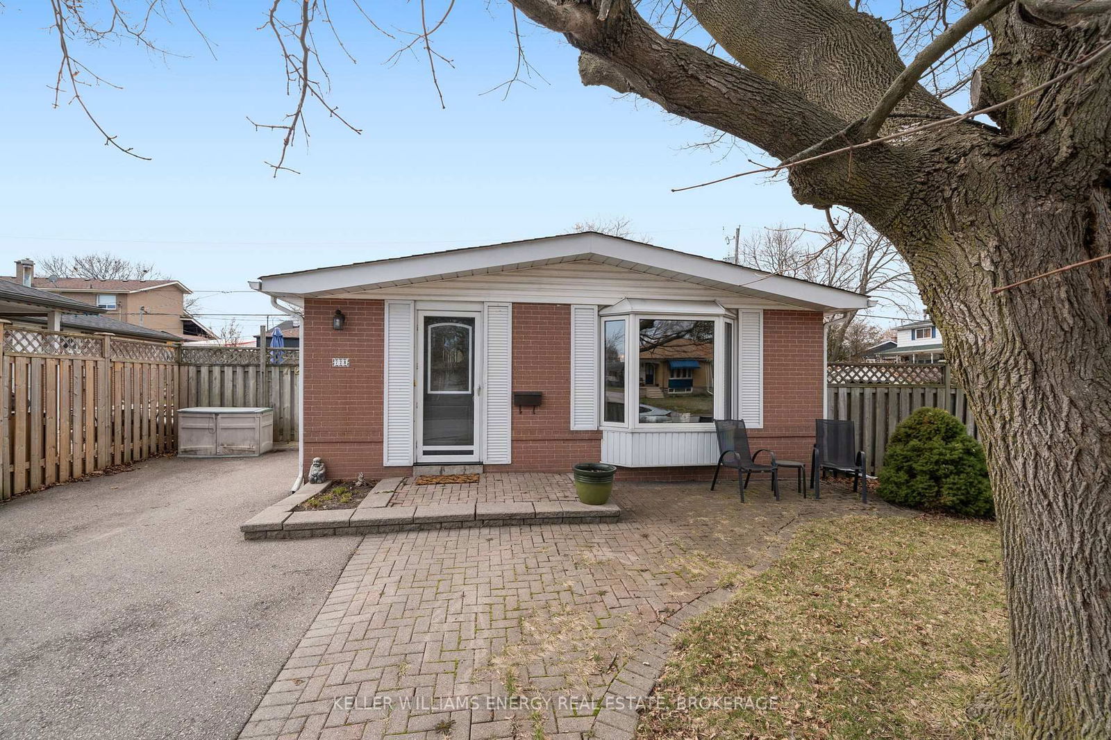 Detached House sold at 728 Annland Street, Pickering, Bay Ridges, L1W 1B4 - MLS: E12089918