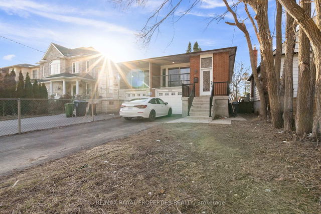 ON - 304A Aylesworth Avenue