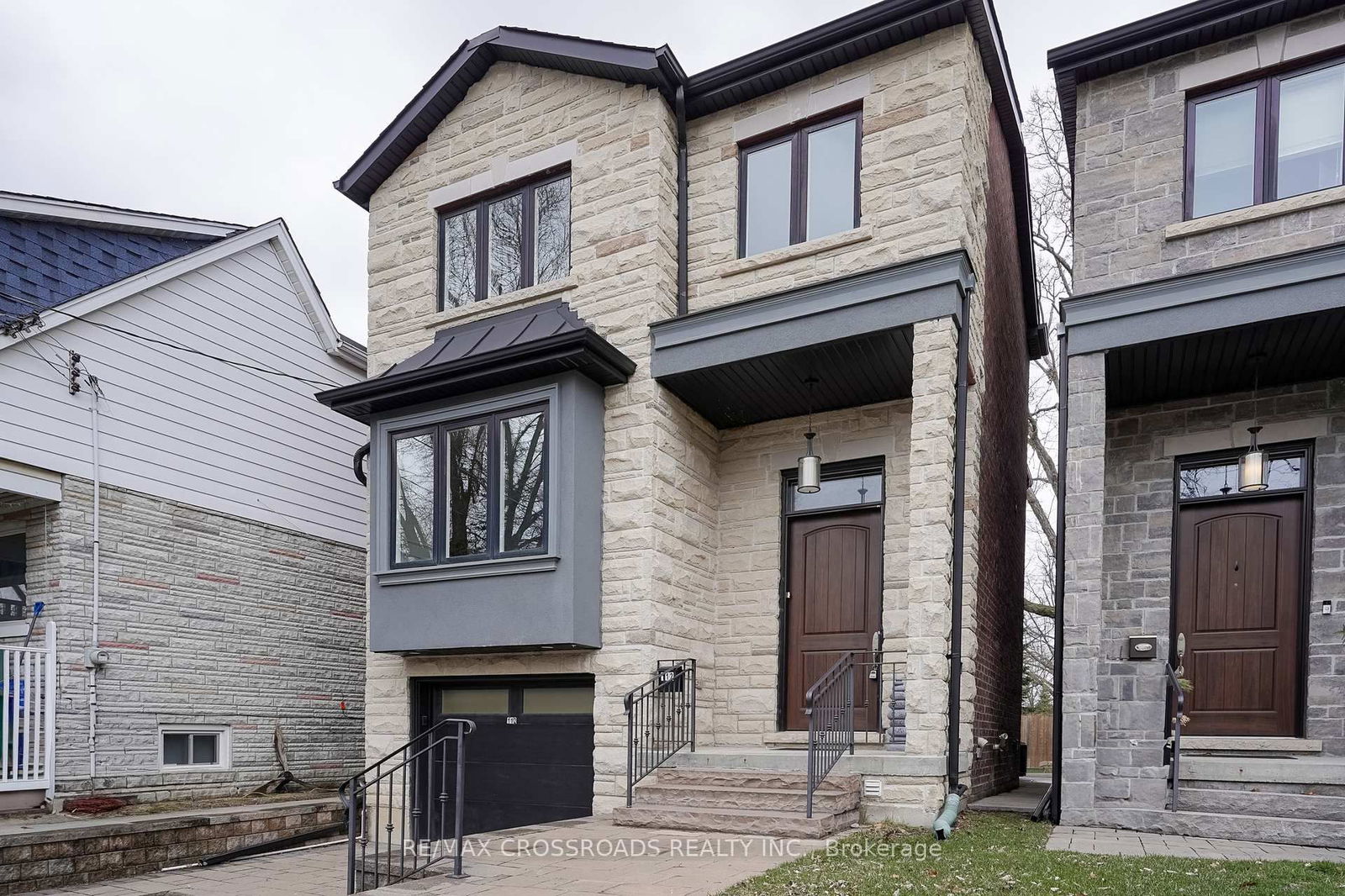 Detached House for sale at 112 Oakcrest Avenue, Toronto, East End-Danforth, M4C 1B7 - MLS: E12091483