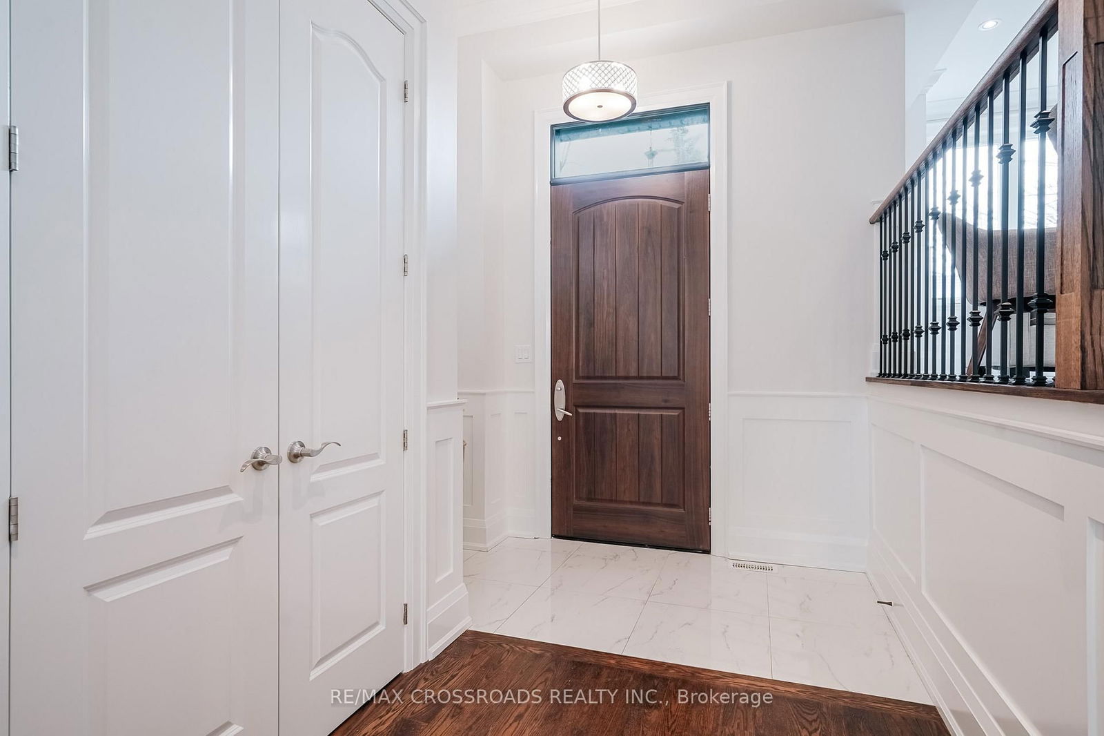 Detached House for sale at 112 Oakcrest Avenue, Toronto, East End-Danforth, M4C 1B7 - MLS: E12091483