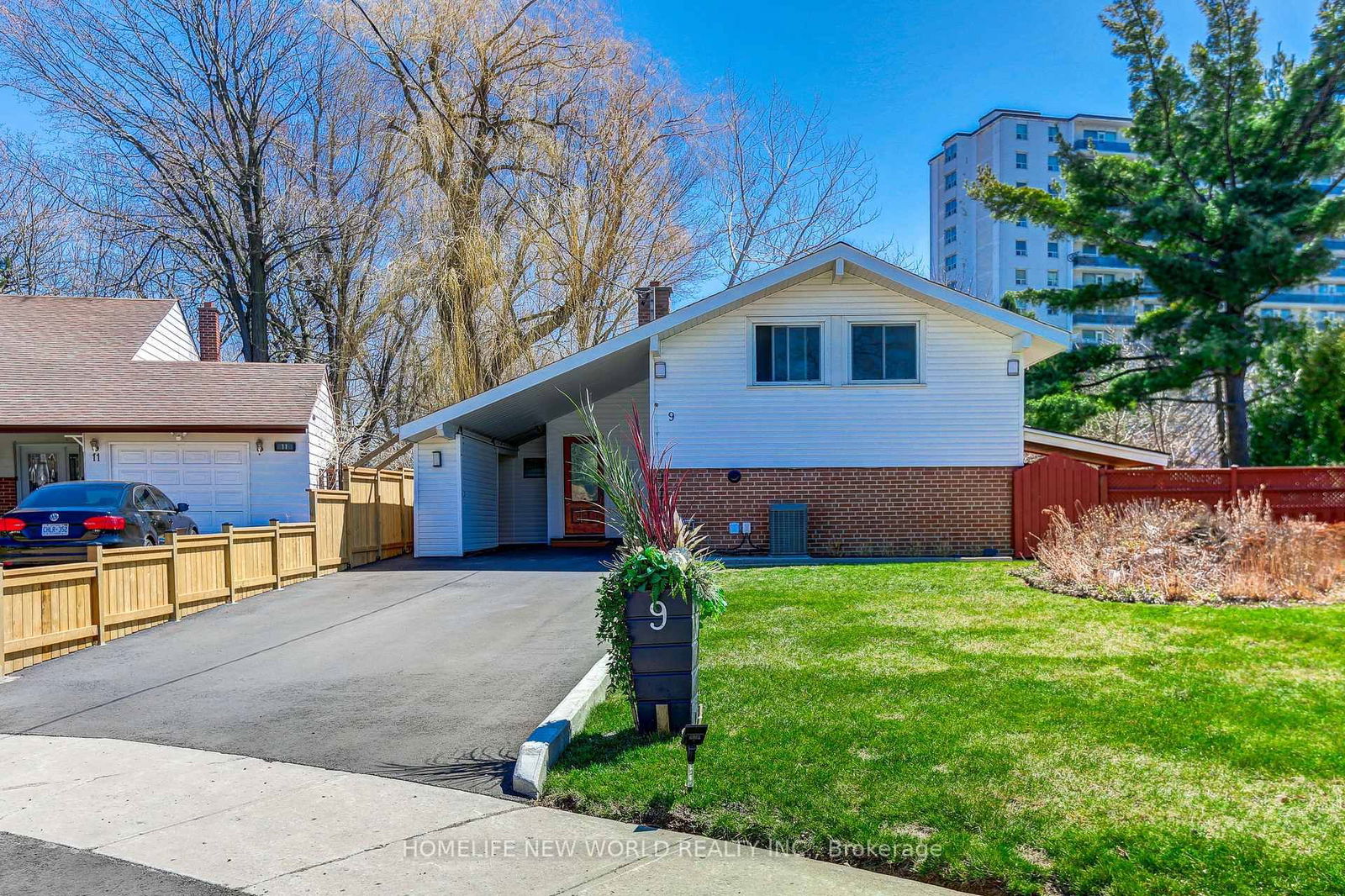 Detached House for sale at 9 Ladysbridge Drive, Toronto, Morningside, M1G 3H5 - MLS: E12091495