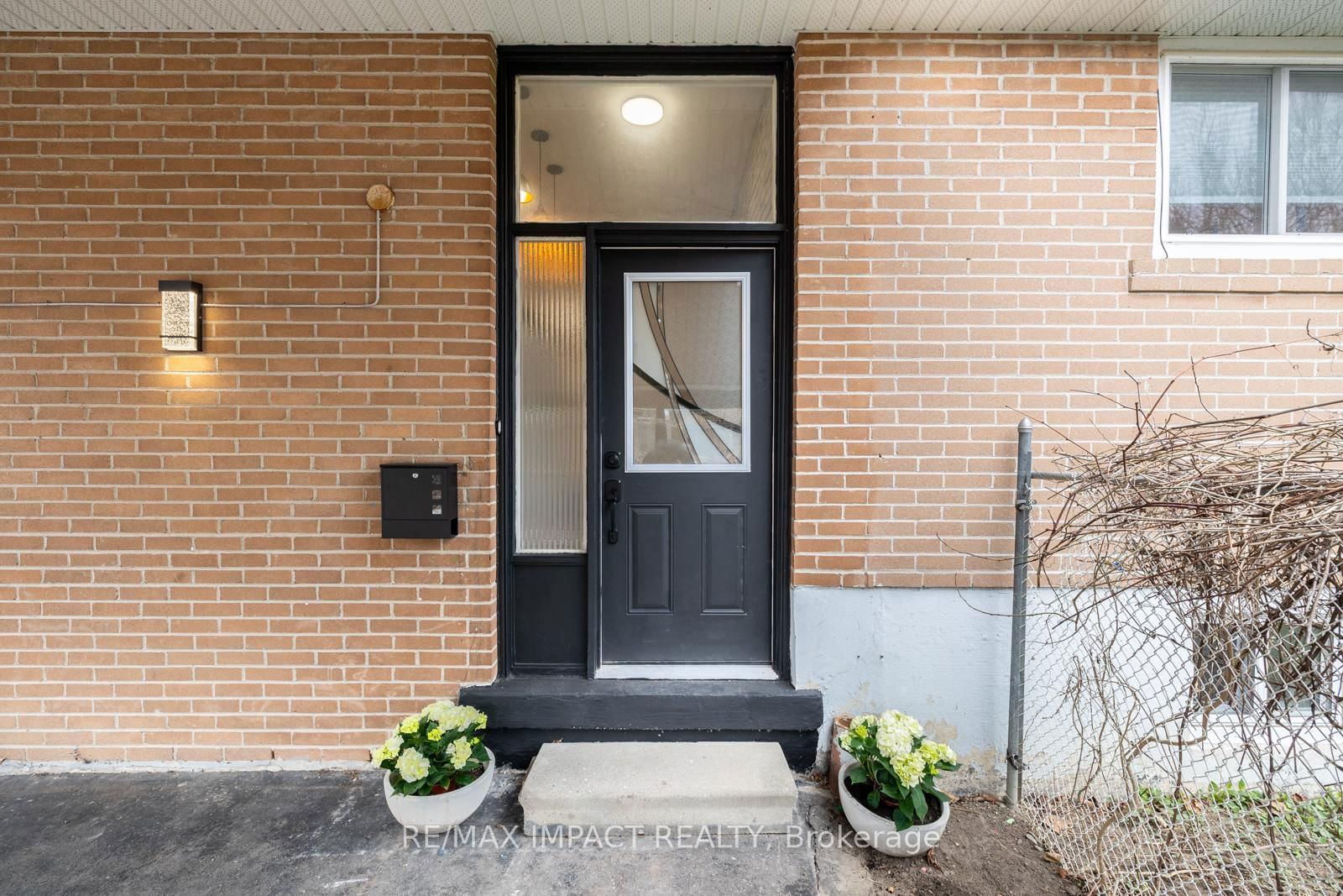 Detached House for sale at 205 Sylvan Avenue, Toronto, Guildwood, M1E 1A4 - MLS: E12091522