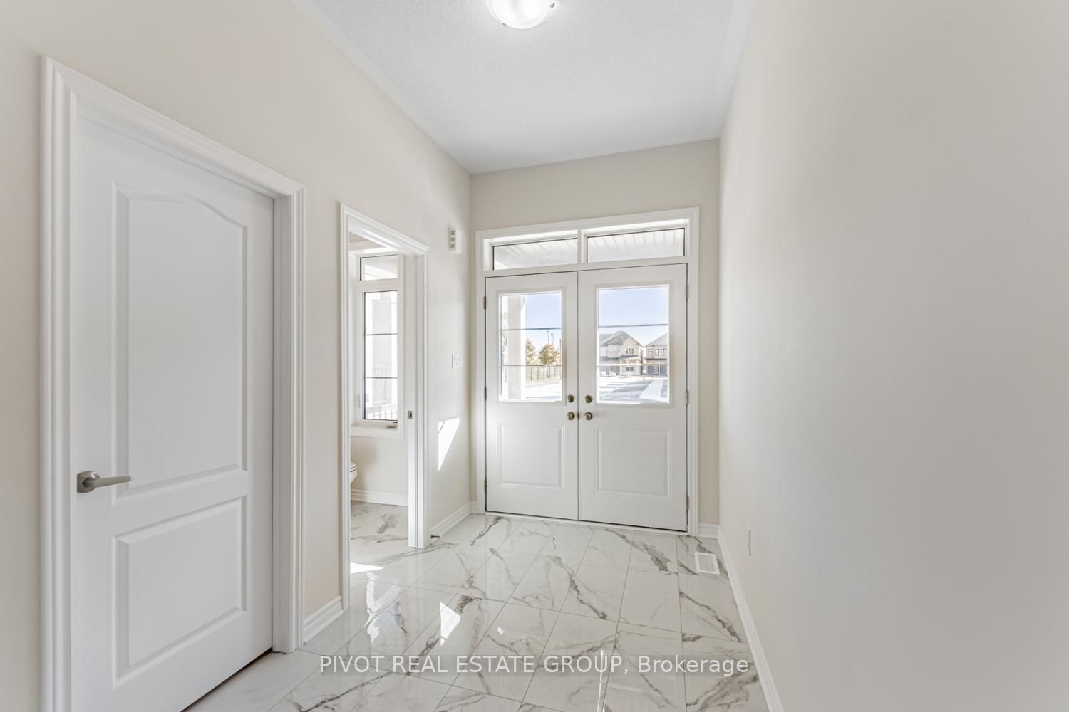 Detached House for sale at 16 Waterfront Crescent, Whitby, Port Whitby, L1N 0M9 - MLS: E12091783