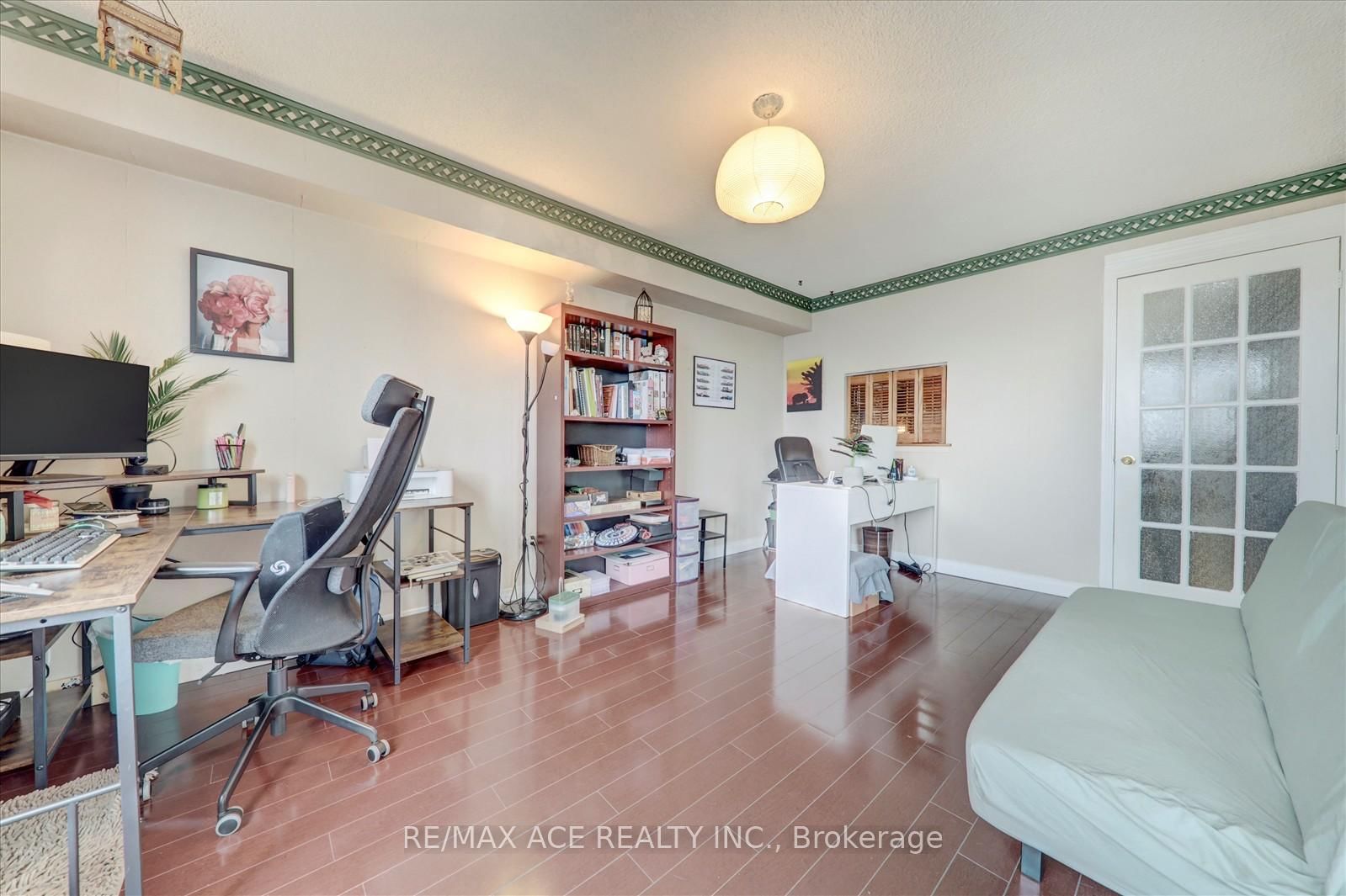 Listing Image 13