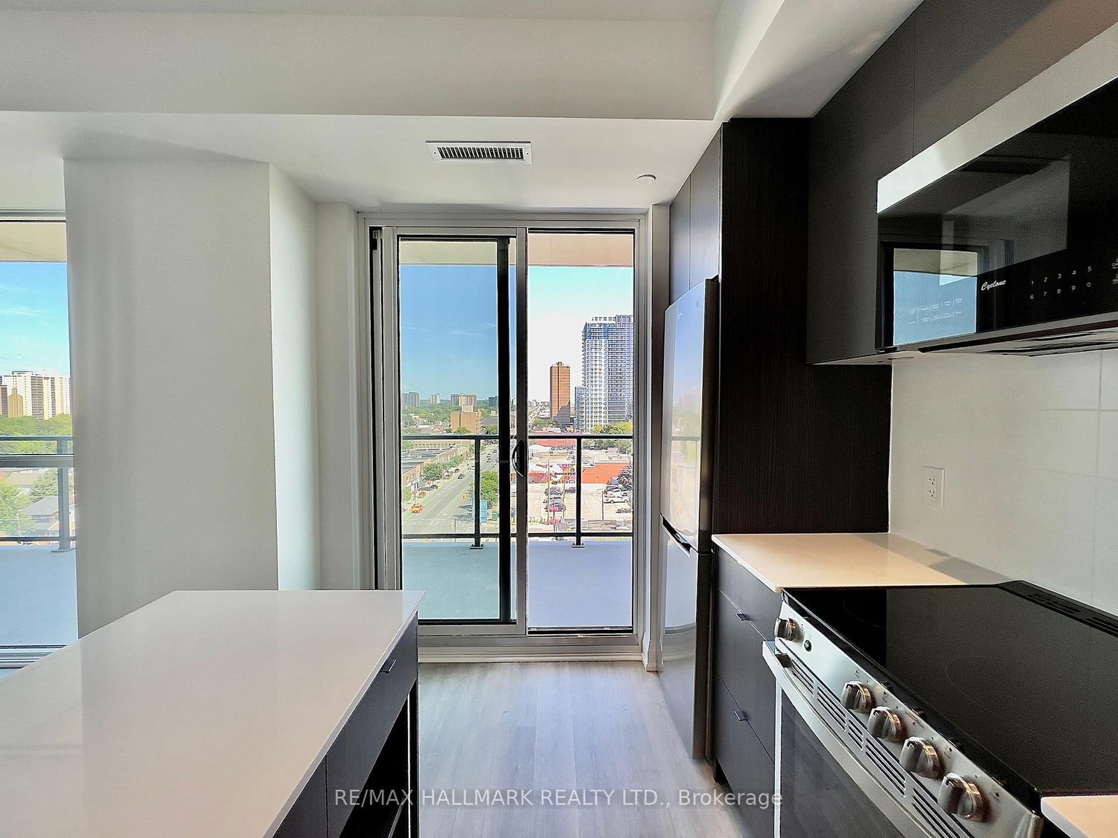 Condo for lease at 905-2369 Danforth Avenue, Toronto, East End-Danforth, M4C 0B1 - MLS: E12092112