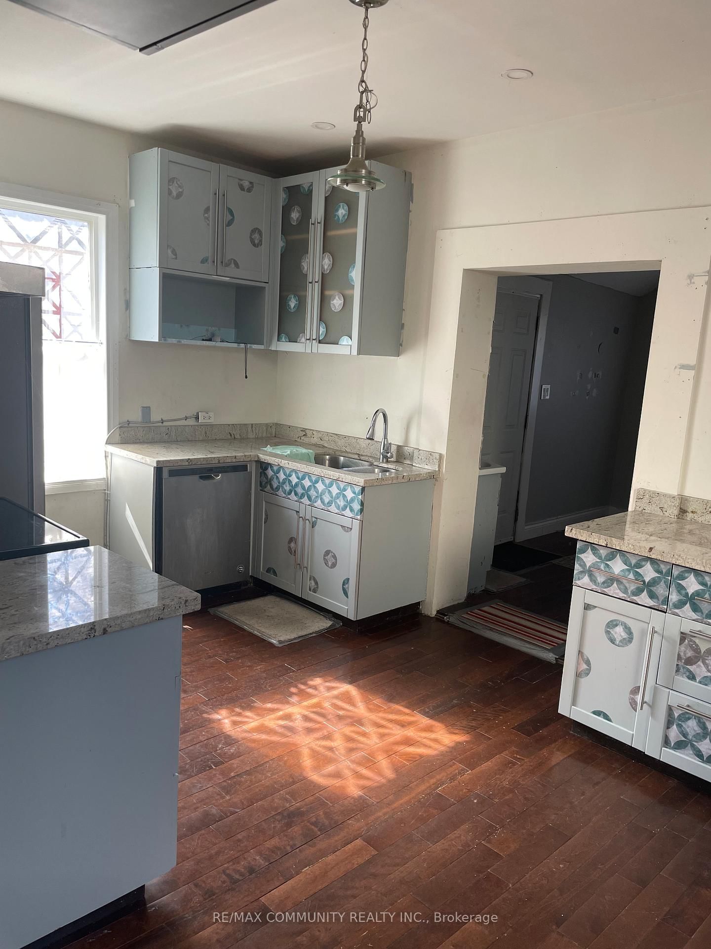 Detached House for sale at 136 Summer Street, Oshawa, Central, L1H 2K9 - MLS: E12092467