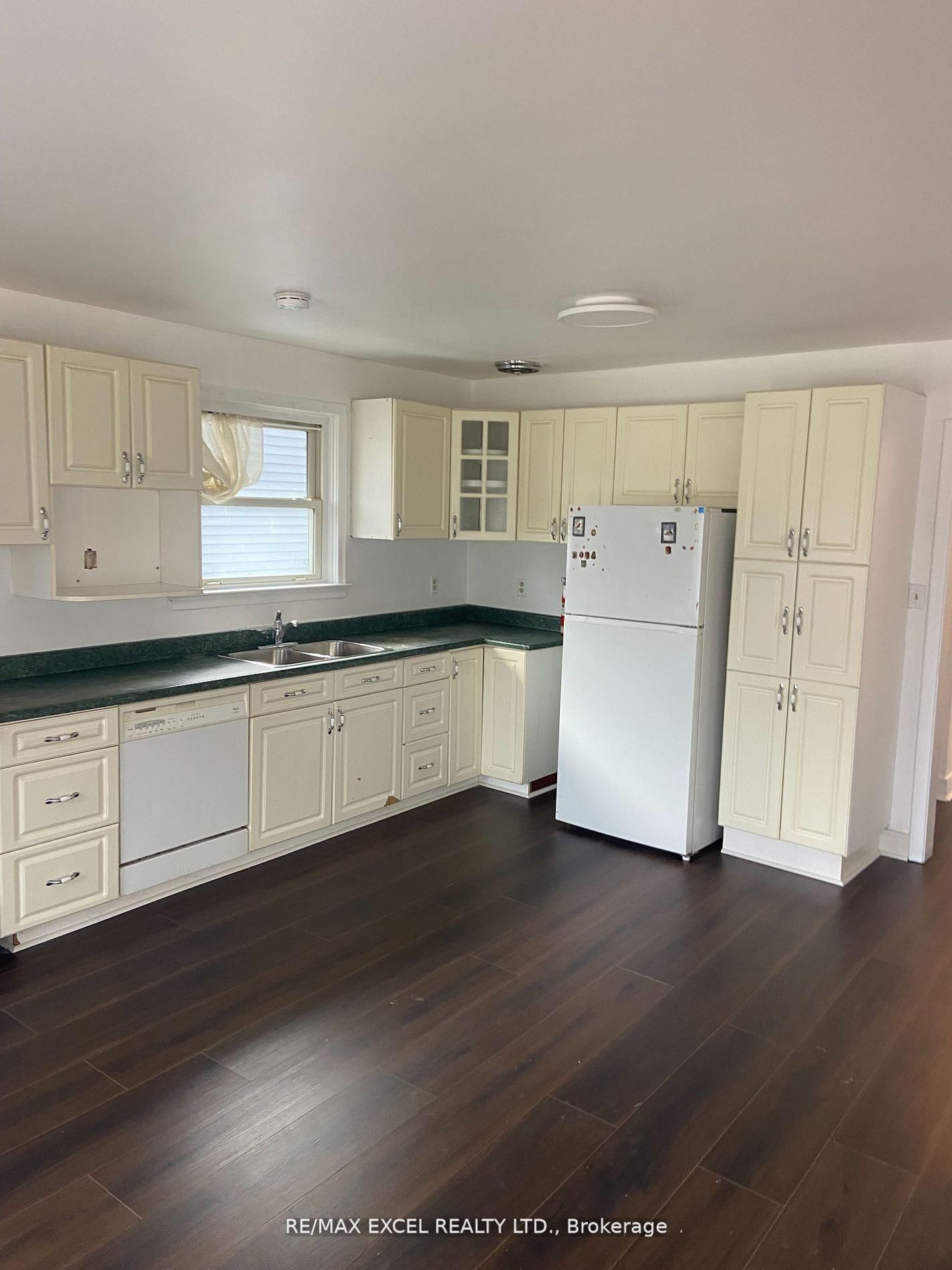 Detached House for lease at Main Flr-362 Park Road, Oshawa, McLaughlin, L1J 4M3 - MLS: E12092769