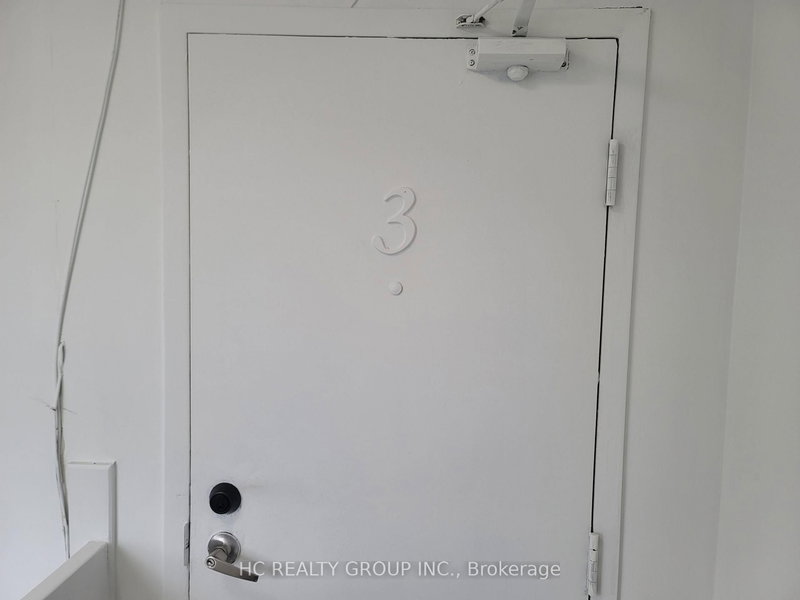 3 - 2766 Danforth Ave, Toronto, M4C 1L7 | Image 2