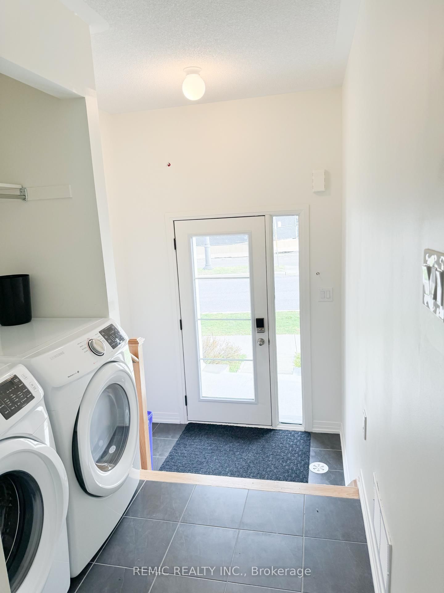 Townhouse for sale at 36 Clarington Boulevard, Clarington, Bowmanville, L1C 3K7 - MLS: E12093510