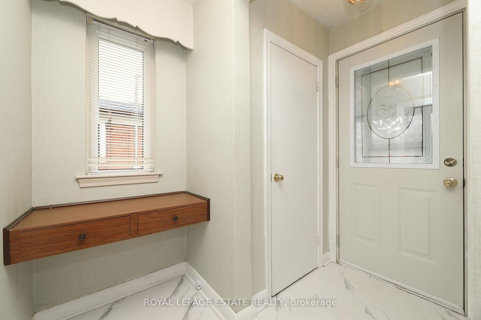 Semi-Detached House sold at 495 Midland Avenue, Toronto, Cliffcrest, M1N 2E3 - MLS: E12094648