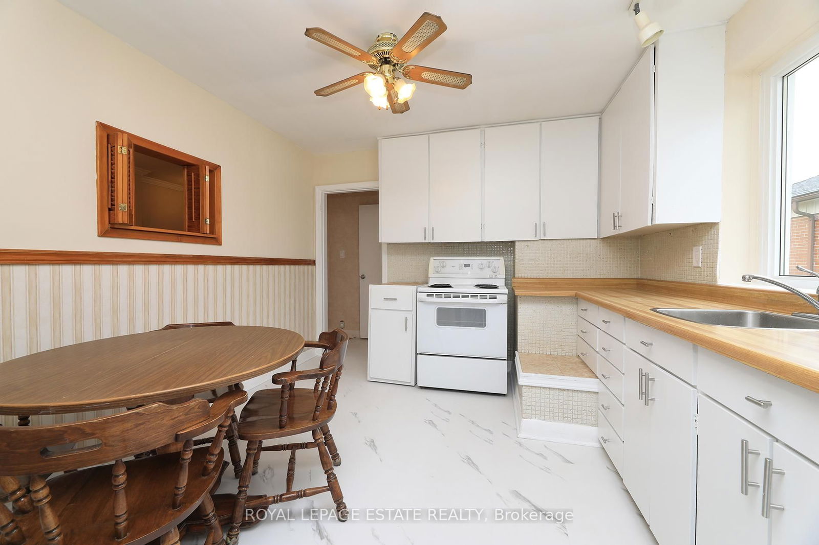 Semi-Detached House sold at 495 Midland Avenue, Toronto, Cliffcrest, M1N 2E3 - MLS: E12094648