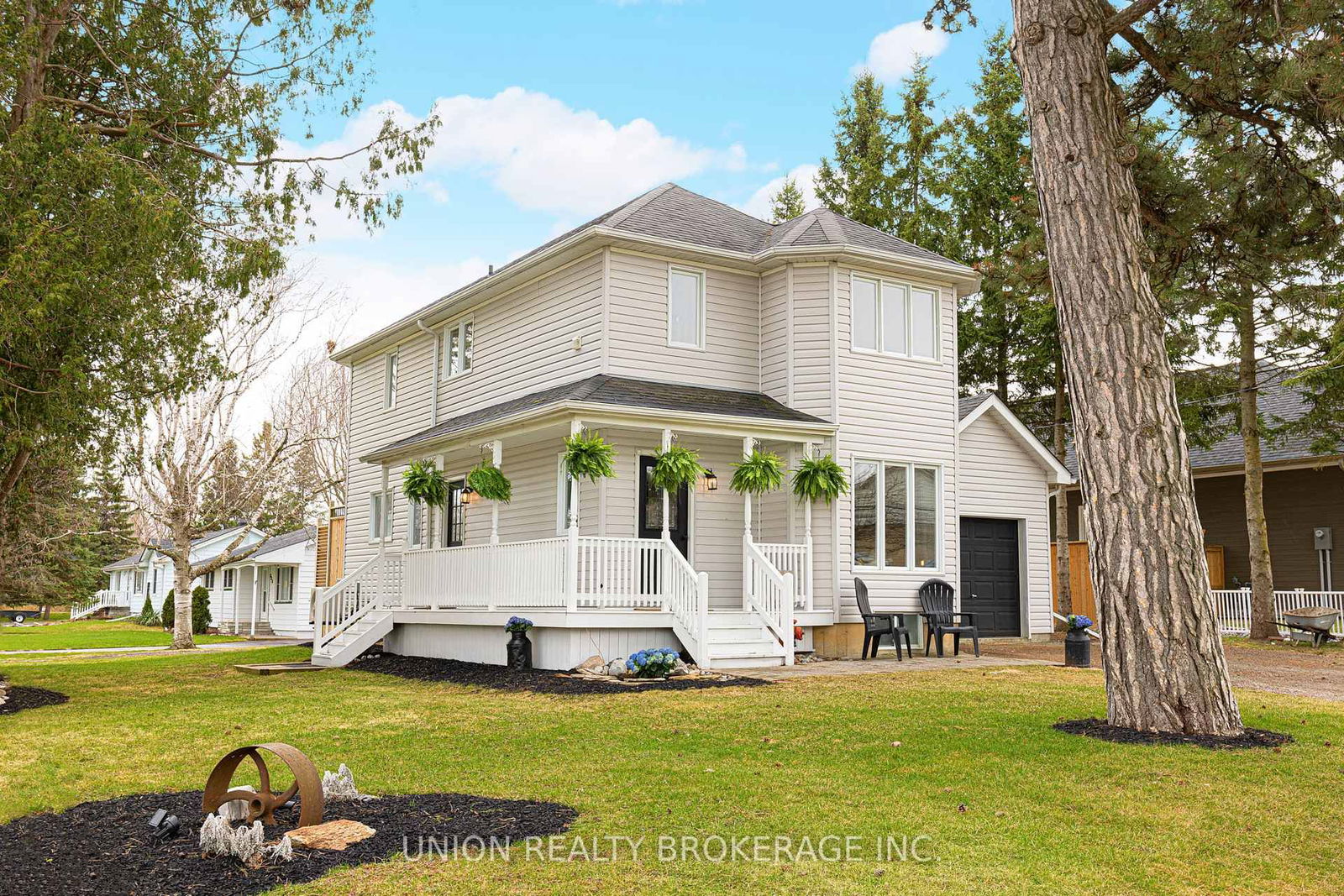 Detached House sold at 418 Bay Street, Scugog, Port Perry, L9L 1M7 - MLS: E12094714
