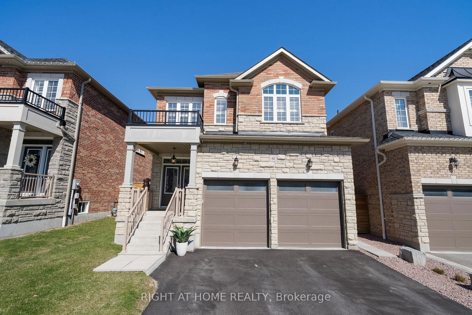 Detached House for sale at 41 St Augustine Drive, Whitby, Brooklin, L1M 0L7 - MLS: E12094726