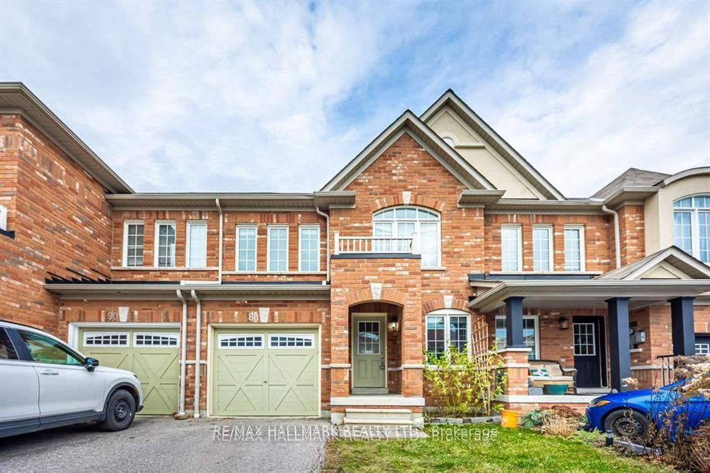 Townhouse leased at 88 Elliottglen Drive, Ajax, Northeast Ajax, L1Z 0H1 - MLS: E12094756
