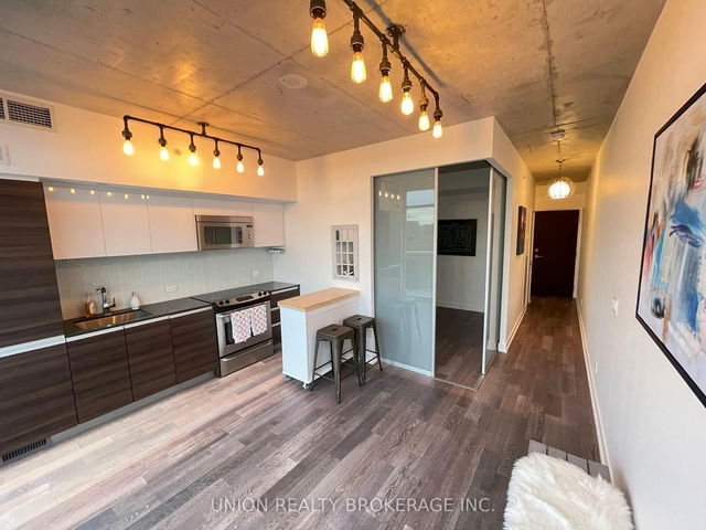 823 - 1190 Dundas Street