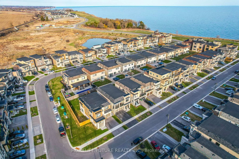 47 Clipper Lane, Clarington, L1C 4B1 | Image 3