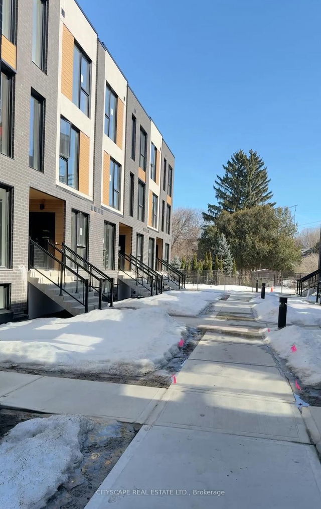 7 - 176 Clonmore Drive