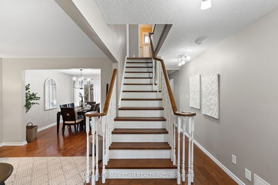 20 Harbord Cres, Ajax - South West image-0-3