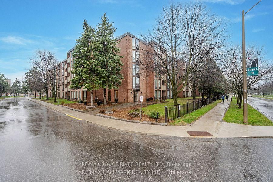 Condo for sale at 305-1525 Diefenbaker Court, Pickering, Town Centre, L1V 3W1 - MLS: E12099159