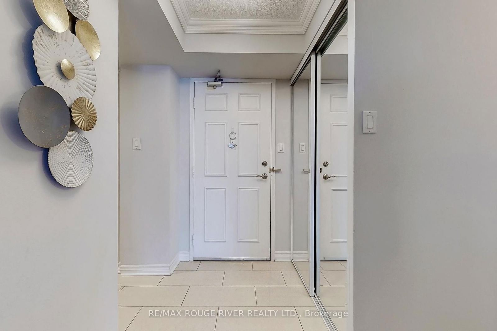 Condo for sale at 305-1525 Diefenbaker Court, Pickering, Town Centre, L1V 3W1 - MLS: E12099159