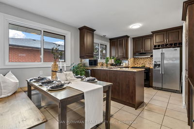 496 Tennyson Crt, Oshawa - Donevan image-0-4