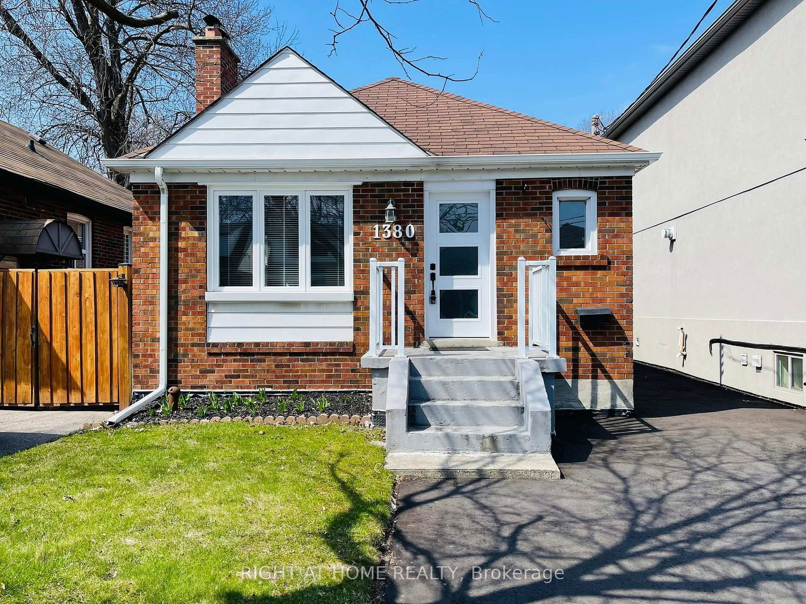 Detached House for sale at 1380 Woodbine Avenue, Toronto, East York, M4C 4G5 - MLS: E12099593