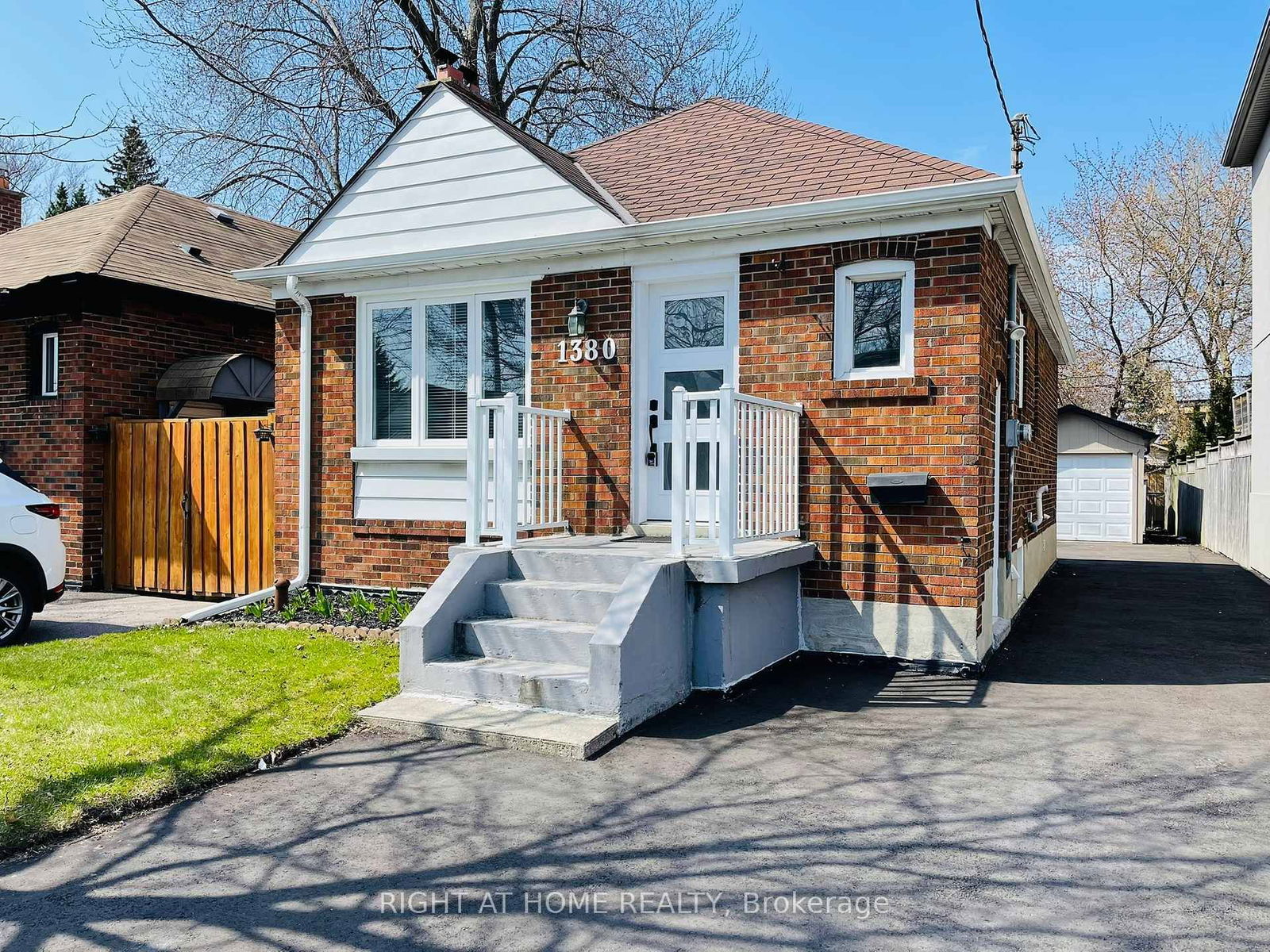 Detached House for sale at 1380 Woodbine Avenue, Toronto, East York, M4C 4G5 - MLS: E12099593
